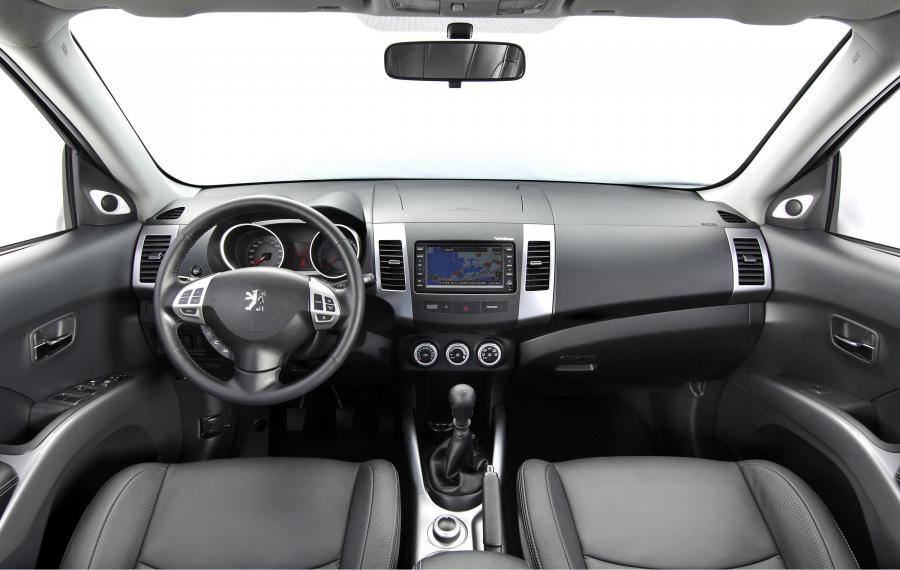 Peugeot 4007 2008 года  (фото 23 из 57)